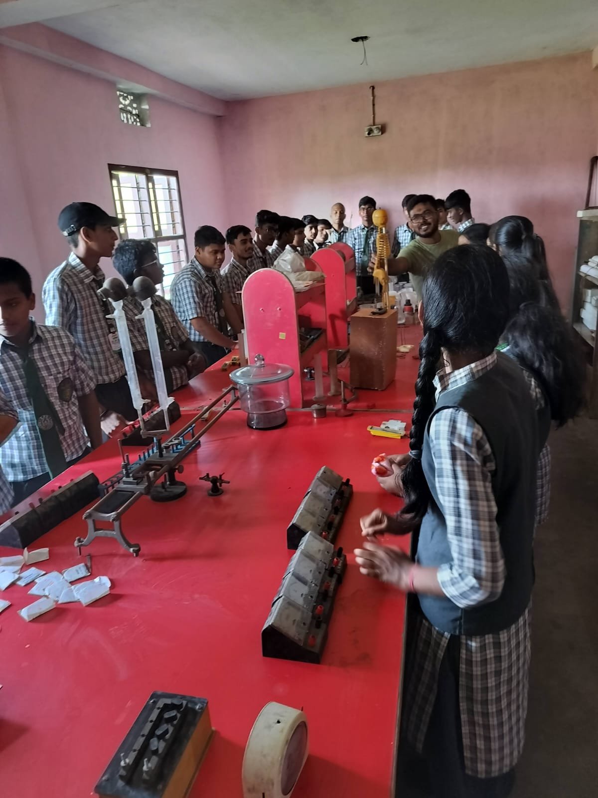 Science Lab at D.P.S. Maheshkhunt